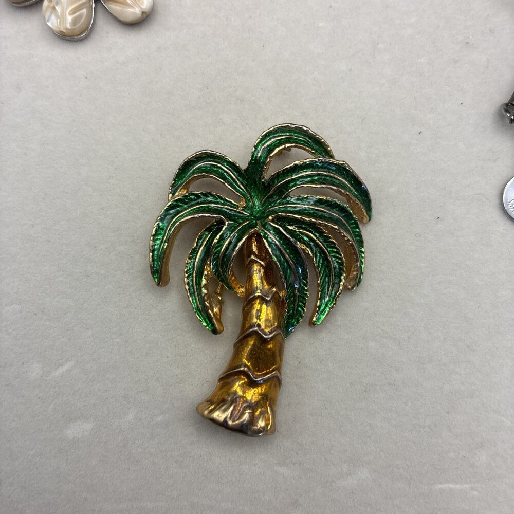 VTG Goldtone Palm Tree Green Enamel Faux Pearls Pin, bikini top, Sara Coventry - Picture 5 of 7